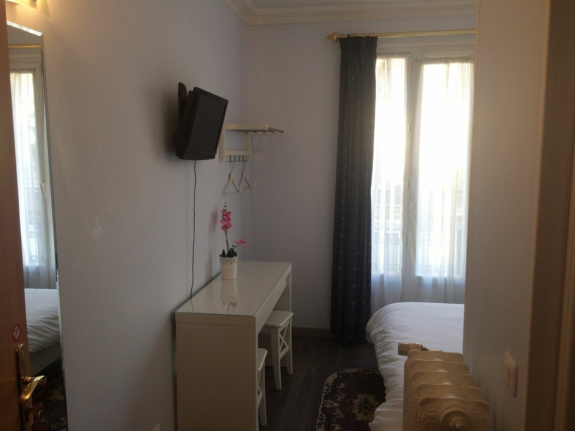 Hotel Andre Gill Paris Exterior foto